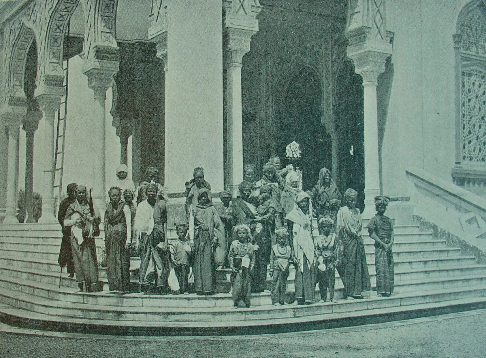 Women and young girls in late-19th century Aceh. Photo reproduced from C. Snouck Hurgronje. 1906. The Atjehnese. All rights reserved, Lee Kong Chian Reference Library Collection, 2008.